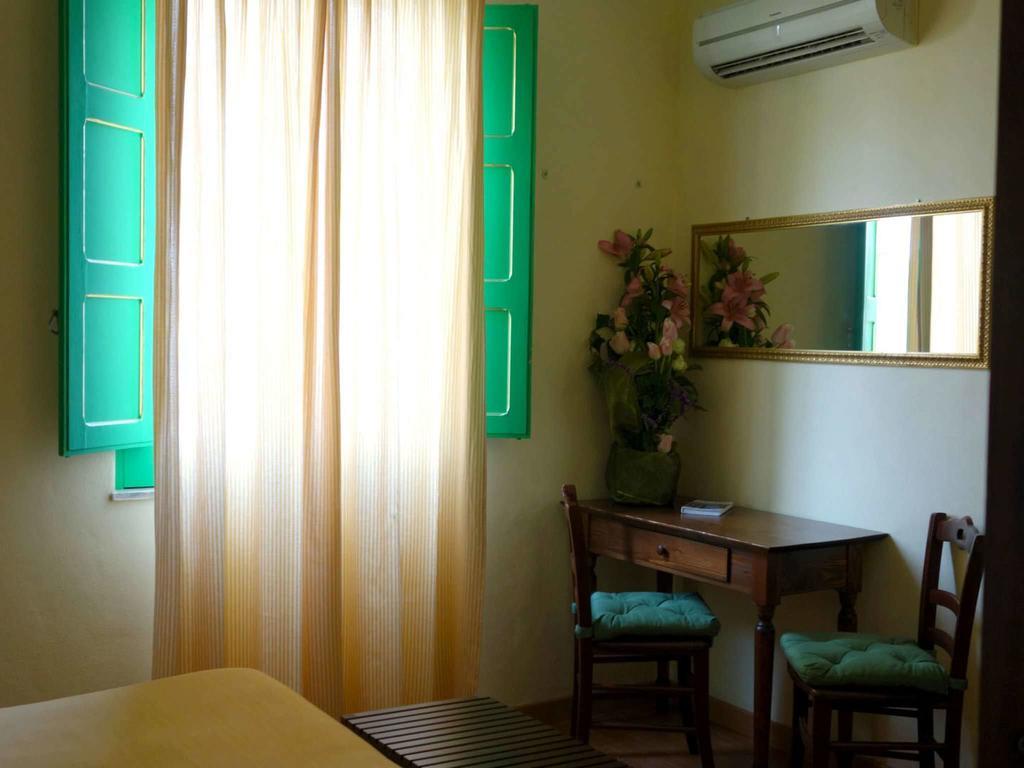 טאורמינה Bed And Breakfast Sorriso חדר תמונה